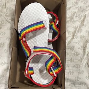 never worn size 8 rainbow and white tevas!
